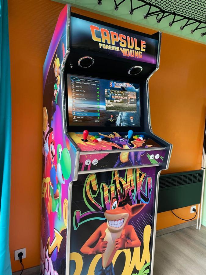 Capsule Forever Young - Jacuzzi - Sauna - Billard - Arcade De Jeux - Netflix & Home Cinema - Ping Pong Hastiere-par-dela 外观 照片