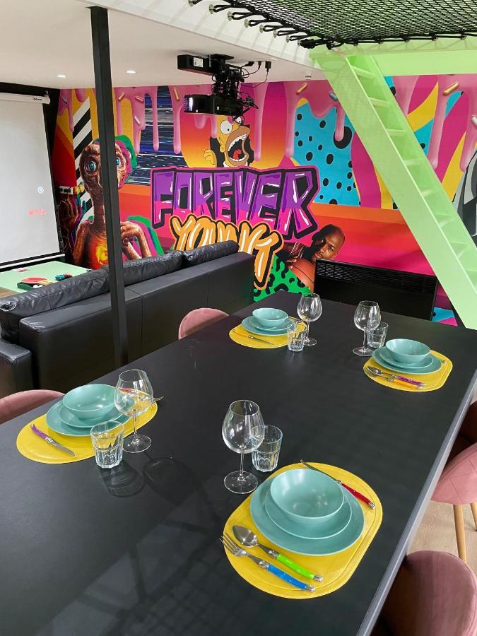 Capsule Forever Young - Jacuzzi - Sauna - Billard - Arcade De Jeux - Netflix & Home Cinema - Ping Pong Hastiere-par-dela 外观 照片