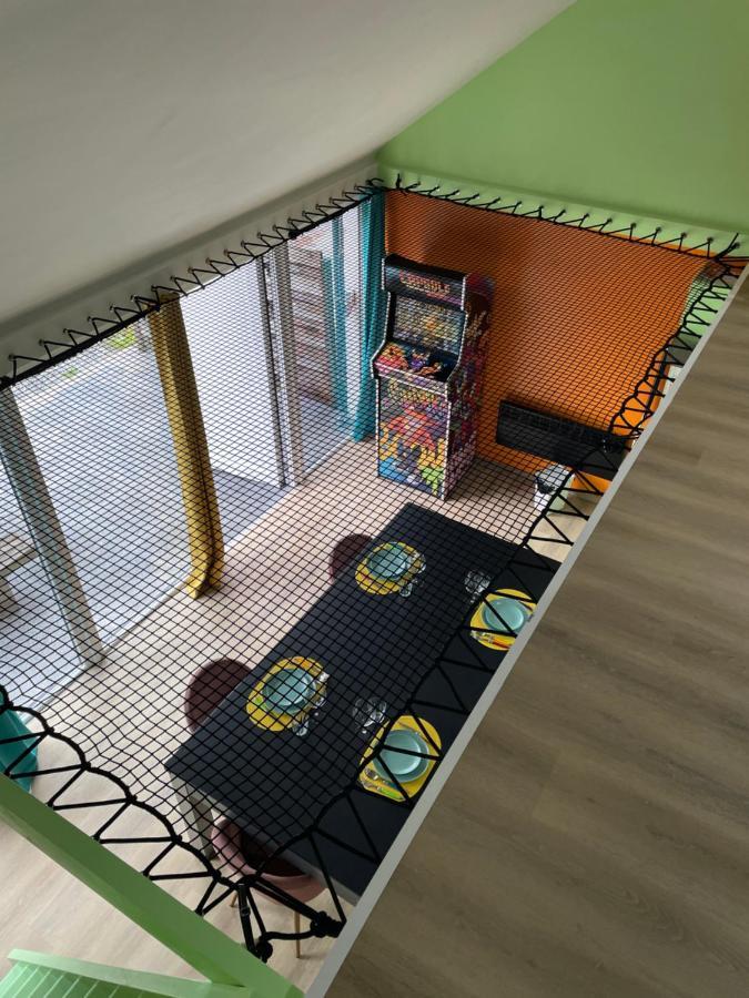 Capsule Forever Young - Jacuzzi - Sauna - Billard - Arcade De Jeux - Netflix & Home Cinema - Ping Pong Hastiere-par-dela 外观 照片