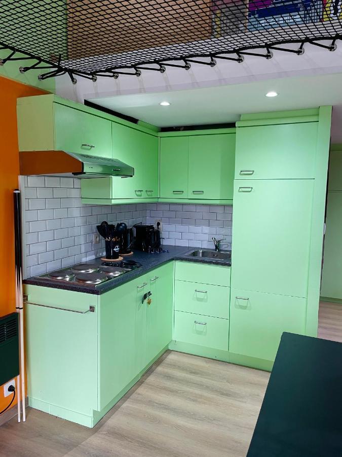 Capsule Forever Young - Jacuzzi - Sauna - Billard - Arcade De Jeux - Netflix & Home Cinema - Ping Pong Hastiere-par-dela 外观 照片