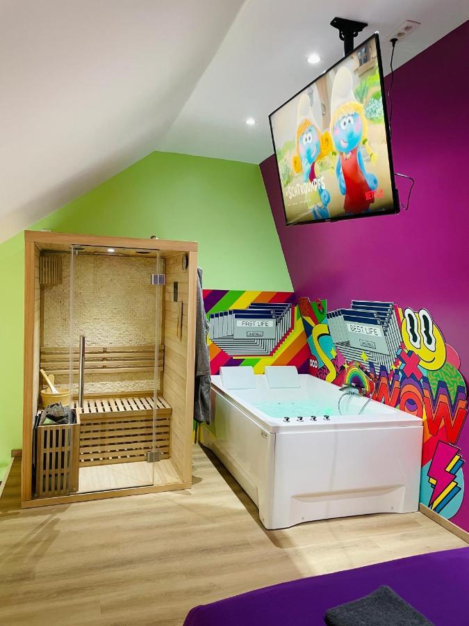 Capsule Forever Young - Jacuzzi - Sauna - Billard - Arcade De Jeux - Netflix & Home Cinema - Ping Pong Hastiere-par-dela 外观 照片