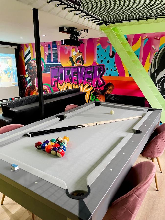 Capsule Forever Young - Jacuzzi - Sauna - Billard - Arcade De Jeux - Netflix & Home Cinema - Ping Pong Hastiere-par-dela 外观 照片